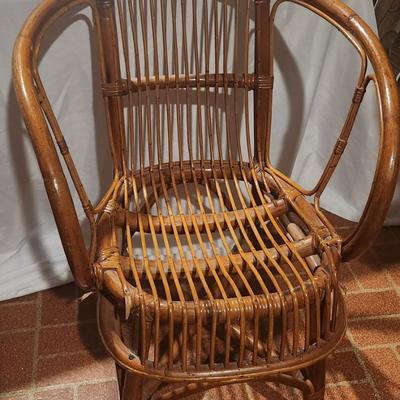 Wicker chair - no cushion