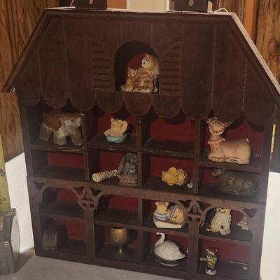 Memory box w/figures