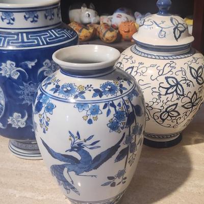 3 large blue/white vases, one with lid