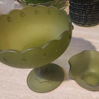 Olive green glass assortment - 25