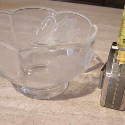 Etched swan crystal bowl