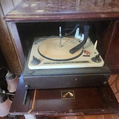 Radio/record player - broken