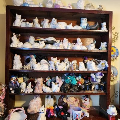 Shelving unit w/cats
