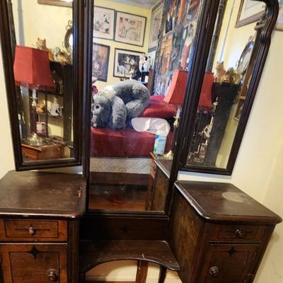 dressing table