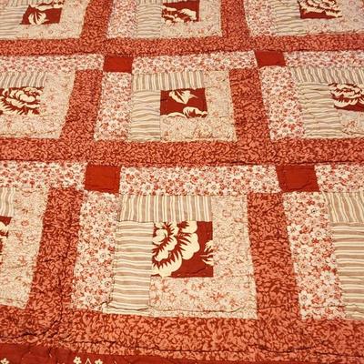 Queen red/white quilt w/4 pillow cases