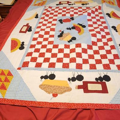 picturenic quilt w/ants