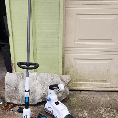 Blower & weed eater - works w/charger