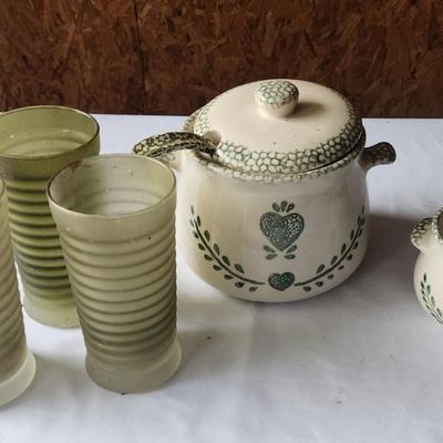 Green and cream glass set