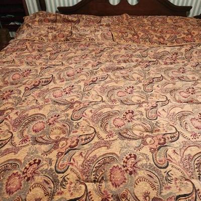 King size thick comforter w/two pillow cases