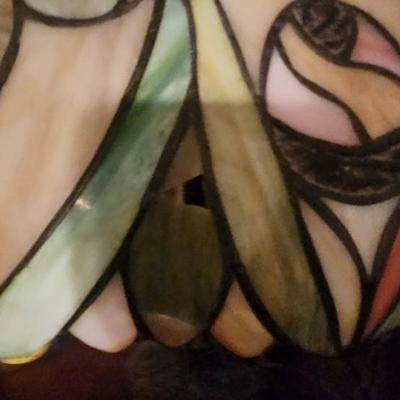 Stain glass lamp w/shade little damage