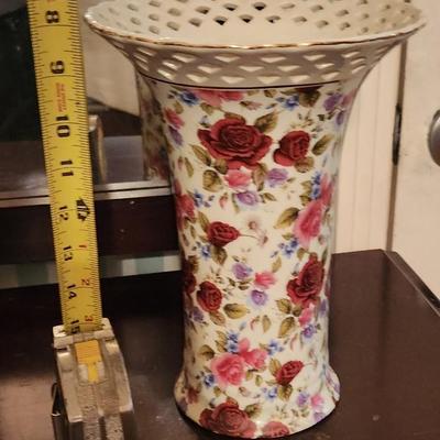 Flower vase