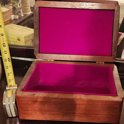 Solid wood jewelry box