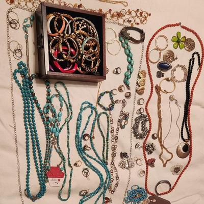 Lot 4 jewelry