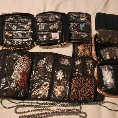 Lot 10 jewelry