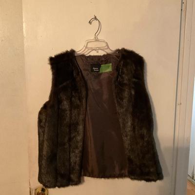 Dennis Brasso brown faux fur vest size med