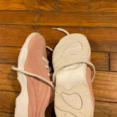 Ryka pink running shoes
