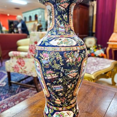 Large Contemporary Chinese Export Vase