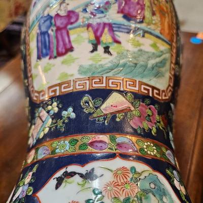 Large Contemporary Chinese Export Vase