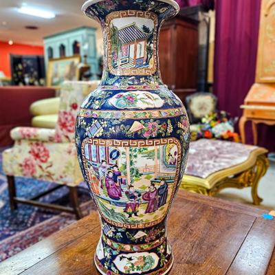 Large Contemporary Chinese Export Vase