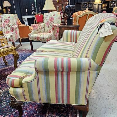 Queen Anne Club Loveseat