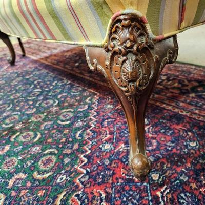 Queen Anne Club Loveseat