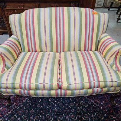 Queen Anne Club Loveseat