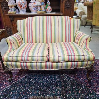 Queen Anne Club Loveseat