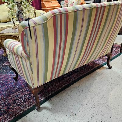 Queen Anne Club Loveseat