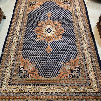 6.5' x 9.75' Rug