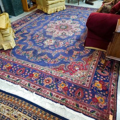 10' x 12' Hand-knotted Rug,