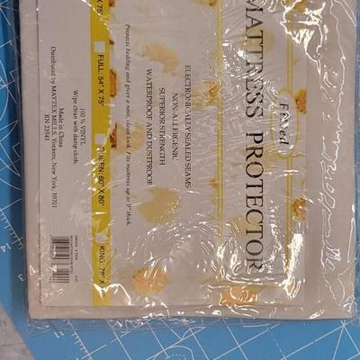 Twin mattress cover