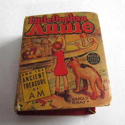 Lot of Kids Books, Unusual Paper Dolls LGB, Orphan Annie BLB, Three Little Pigs LGB