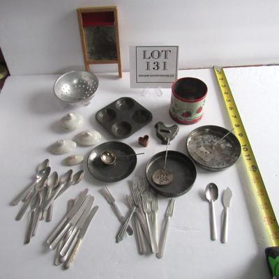 Lot of Vintage Kid's Kitchenware Toys and Washboard