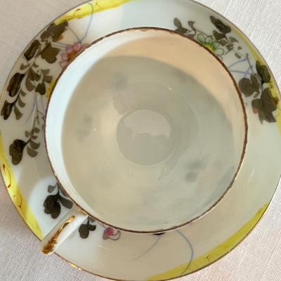 12 Piece Vintage Tea Cups w/ Plates