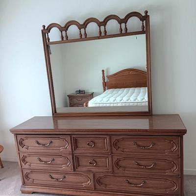 Eight drawer Dresser with mirror