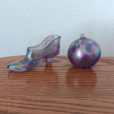 Iridescent glass slipper / shoe with friendship ball