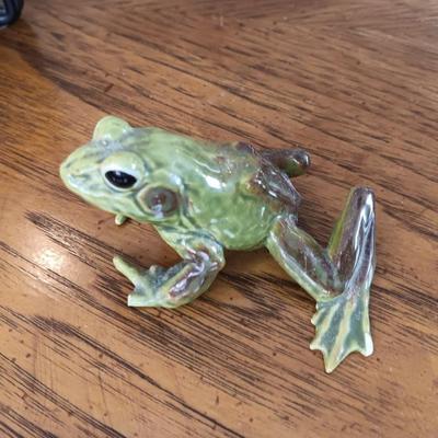 Two frogs and a set of four stone Thirsty stone dragonfly coasters
