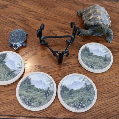 Two turtles and a set of four stone Thirsty stone Mountain scenery coasters