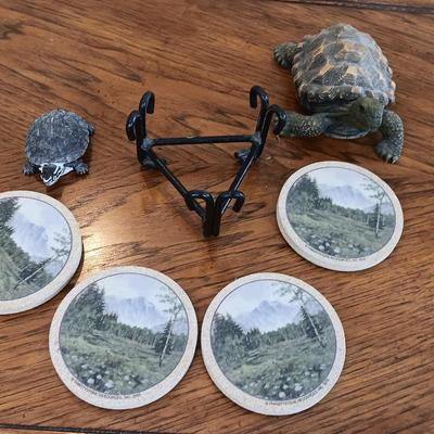 Two turtles and a set of four stone Thirsty stone Mountain scenery coasters