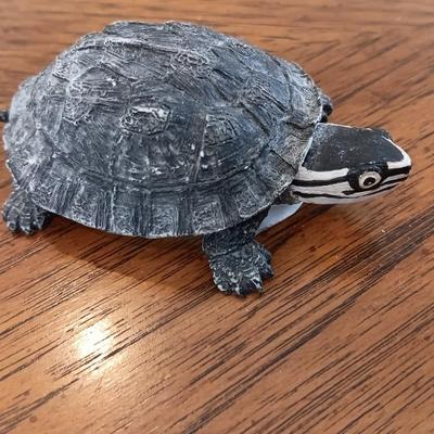 Two turtles and a set of four stone Thirsty stone Mountain scenery coasters