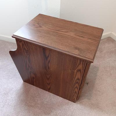 Nice small End table with storage and magazine rack