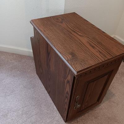 Nice small End table with storage and magazine rack
