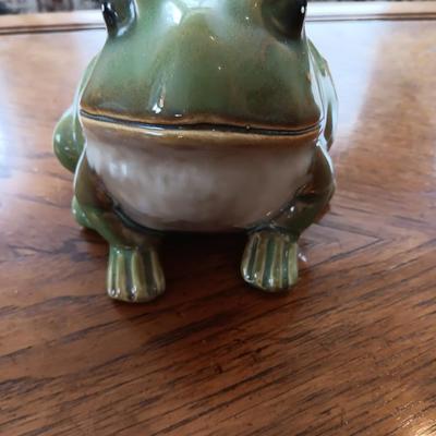 Ceramic Green Garden frog - such a happy frog!