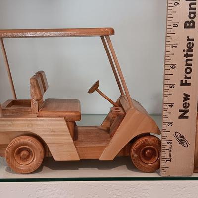 Wooden golf cart with golf bag and Boyds Bears & Friends edition 9E/65 "The lost ball"