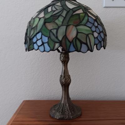 Elements tiffany style heavy brass lamp with stained glass like shade