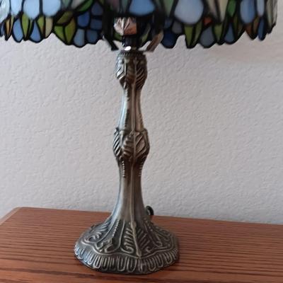 Elements tiffany style heavy brass lamp with stained glass like shade