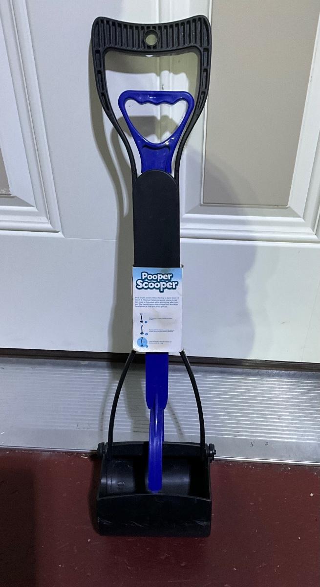 Pooper scooper blue | EstateSales.org