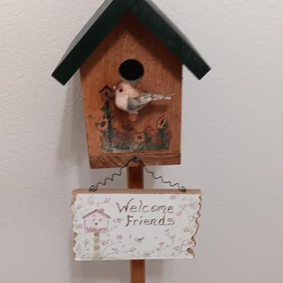 Welcome Friends entry way / garden bird house