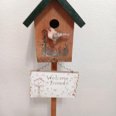 Welcome Friends entry way / garden bird house