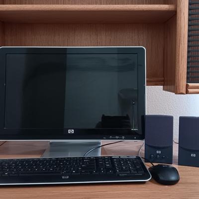 HP Computer monitor, keyboard, mouse, and speakers